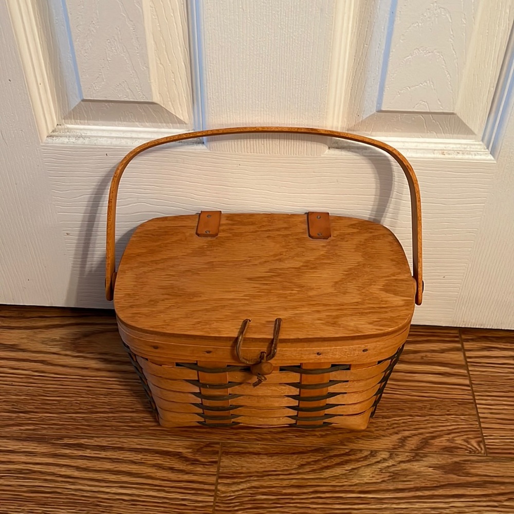 LONGABERGER  BASKET HANDWOVEN 1995  POCKETBOOK LID & CLOSURE HAS HANDLE VGC
